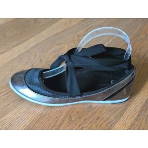 Simply Vera Wang Ankle Wrap Ballet Flats Womens 7M Shoes  Black/Silver EUC